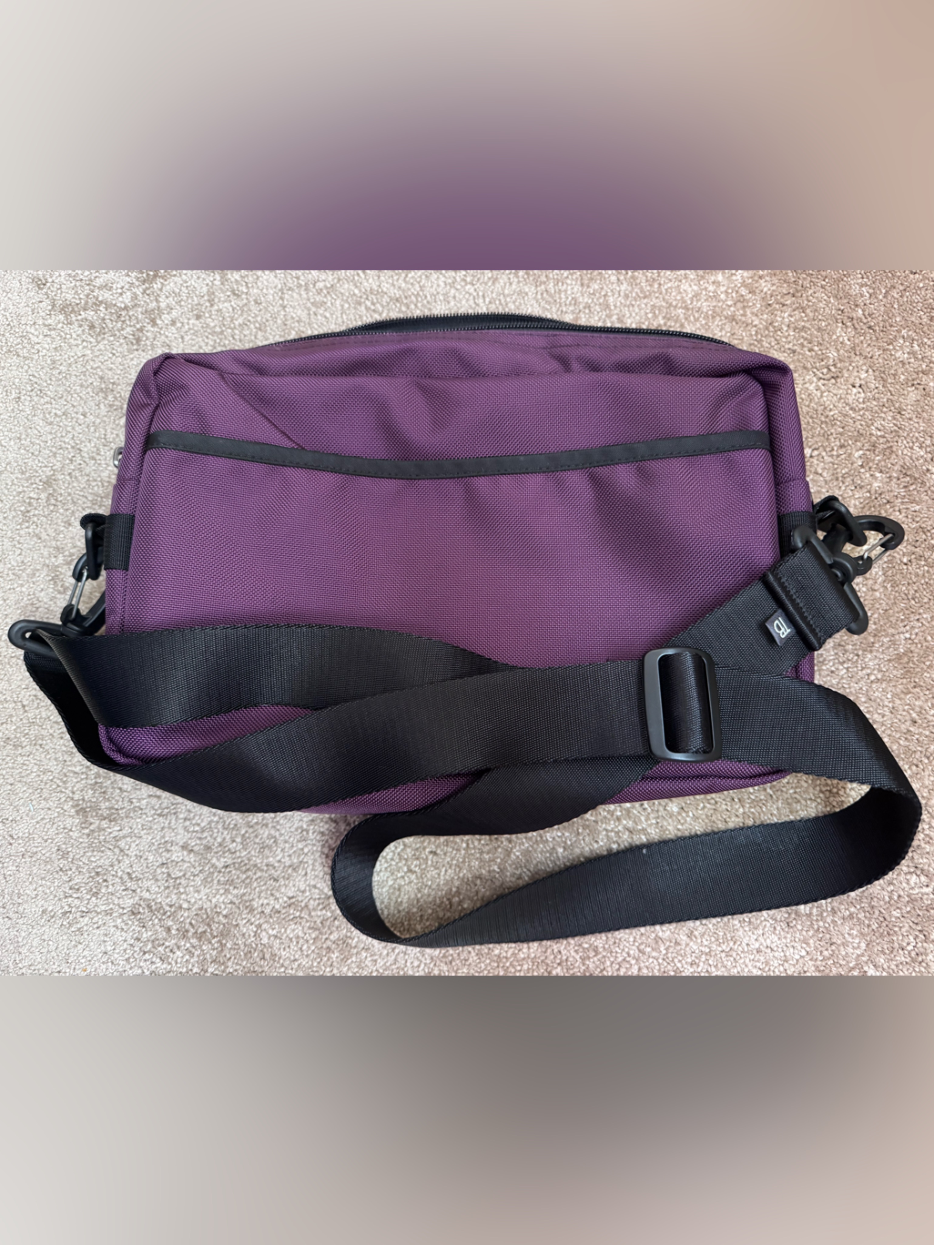 Euc Tom Bihn Side Hustle Men's Aubergine/Dusk Messenger Crossbody Bag — image 4 of 8
